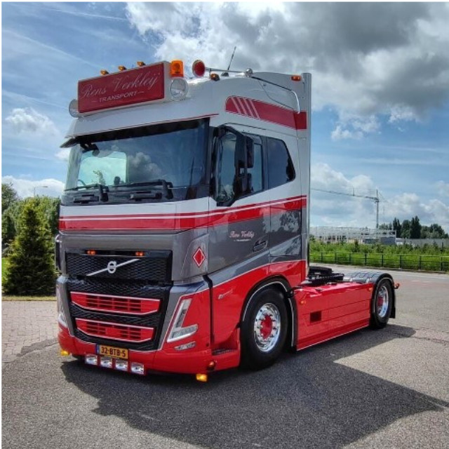 [MDL] 1/50 Rens Verkleij VOLVO(ボルボ) FH5 GLOBETROTTER 4X2 完成品 ミニカー(01-4475) WSI MODELS